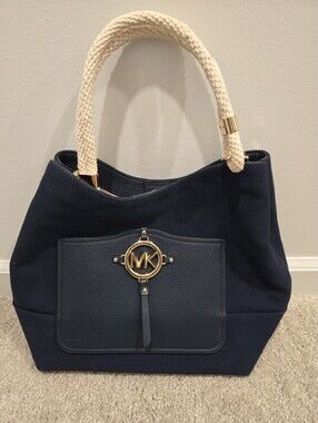 Michael Kors Amy Rope Hobo bag. Like new